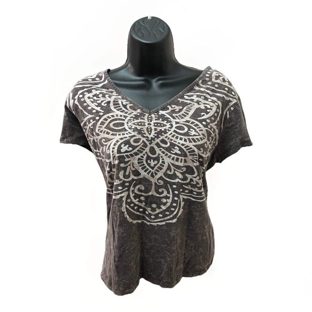 Bay Studio Women’s Large Gray Brown V-Neck Short Sleeve Graphic Print T-Shirt